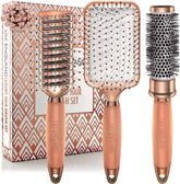 Brosse paddle Lily England pour un coiffage en douceur et efficace.