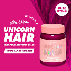 Application sur cheveux avec Lime Crime Chocolate Cherry pour une teinte vive.