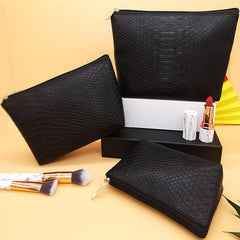 Trousse lllyan petite portable, pratique et légère pour déplacements.
