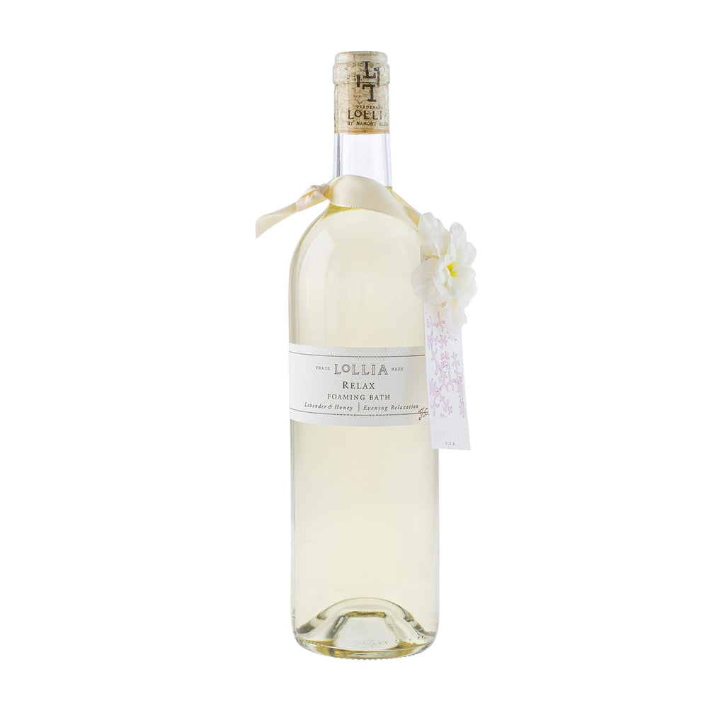 Bouteille design de Lollia Relax prête pour une pause spa luxueuse.