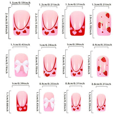 Ongles Lomxene Valentine cœur rouge nude, style romantique et élégant.
