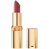 L’Oréal Paris Colour Riche Satin montrant l’emballage et une texture satinée des lèvres.