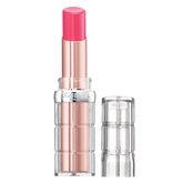 L’Oréal Paris Colour Riche, plump et brillance, emballage élégant du rouge à lèvres.