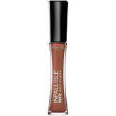 L’Oréal Paris Infallible Gloss Hydratant 8H en teinte Nude, lèvres douces et brillantes.