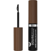 Sourcils définis avec la brosse 3D Micro-Grip pour un volume optimal