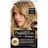 L’Oréal Paris Superior Preference Balayage Kit avec applicateur expert pour une application précise.