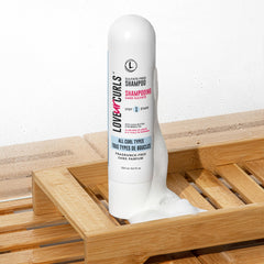 Love Ur Curls Nettoyant cuir chevelu pour cheveux bouclés purifie sans agresser.