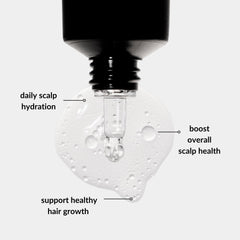 Love Ur Curls Serum, applicateur intégré facilite l’application quotidienne.