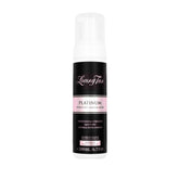 Loving Tan Platinum Mousse: flacon avec guide couleur pour une application sans traces.
