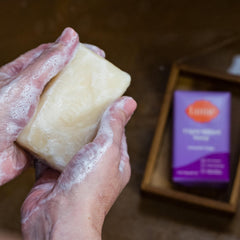 Parfum Lavande Sauge du savon Lume, nettoyage doux.