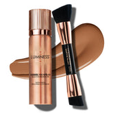 Luminess fond de teint aérosol Silk Tan, application fluide et couvrance modulable.