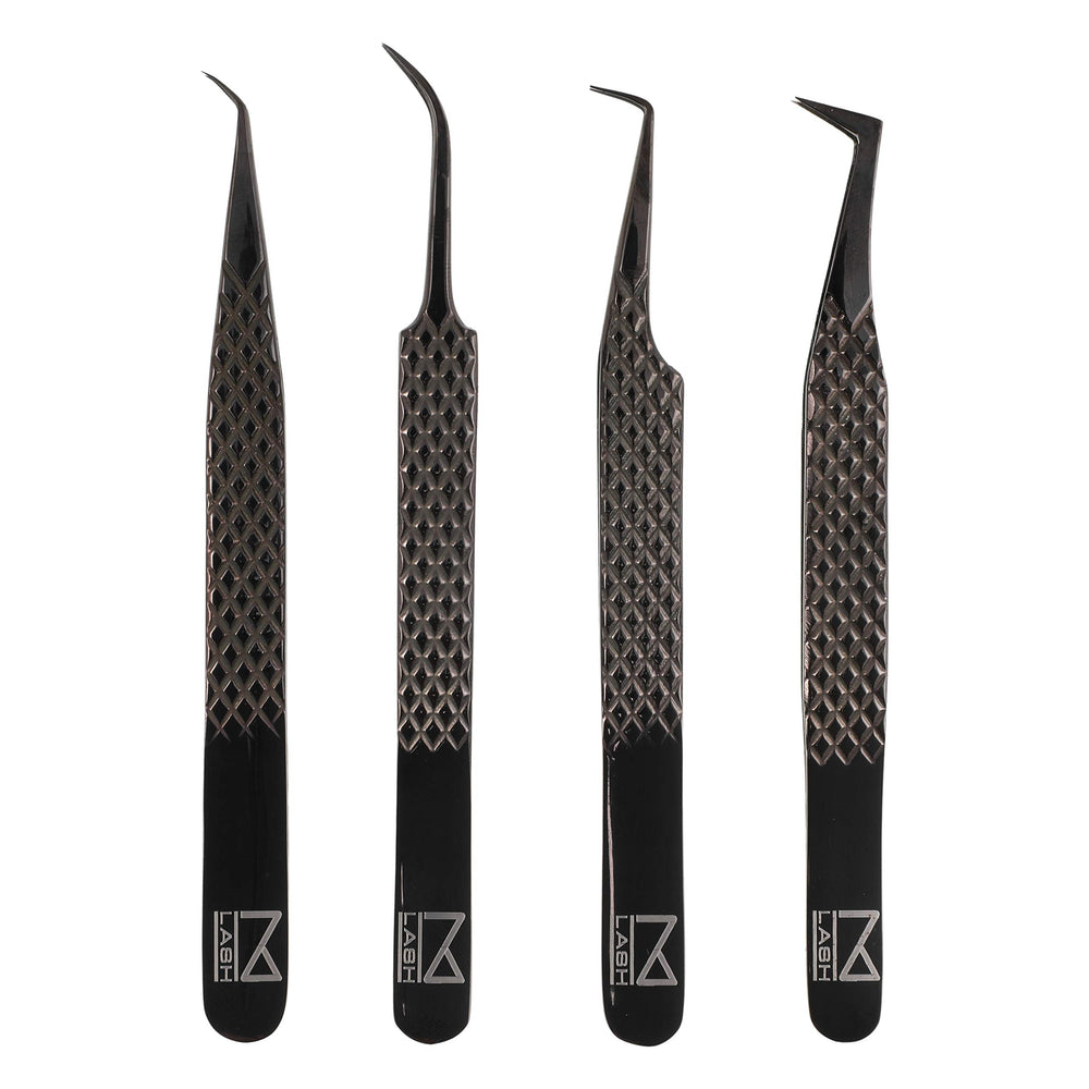 Pince M-LASH à embout fibre noir pour une précision des extensions.