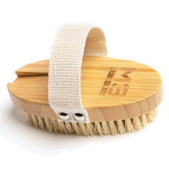 La brosse corps M3 Naturals pour exfolier et lisser la peau