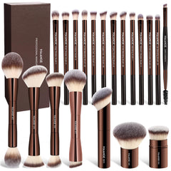 Ensemble MAANGE de 20 pinceaux maquillage dans boîte cadeau, prêt pour un usage professionnel.