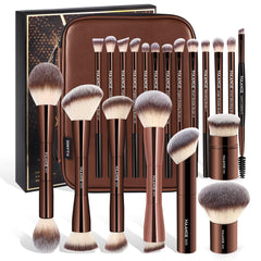 ENSEMBLE MAANGE pinceaux maquillage et trousse, prêt pour un rendu naturel au quotidien.