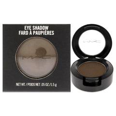MAC Ombre a paupiere brun, application douce pour un look quotidien naturel.