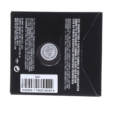 MAC Ombre Brule satinée en poudre, idéale pour des looks modulables.