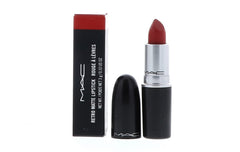 MAC Ruby Woo rouge-a-levres avec finition mat bleutee et couleur riche