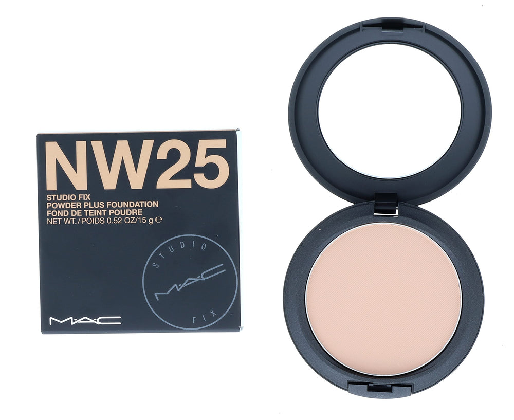 MAC Studio Fix en une étape, teint uniforme et durable.