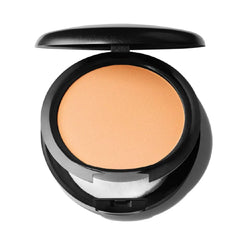 MAC Studio Fix Powder Plus Foundation NC43.5, application précise pour fini naturel et durable.