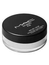 MAC Studio Fix Pro Set poudre lissante transparente pour un fini mat naturel.
