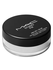 MAC Studio Fix Pro Set poudre lissante transparente pour un fini mat naturel.