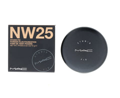 MAC Studio Fix teinte NW25, adaptée à un teint moyen et chaud.