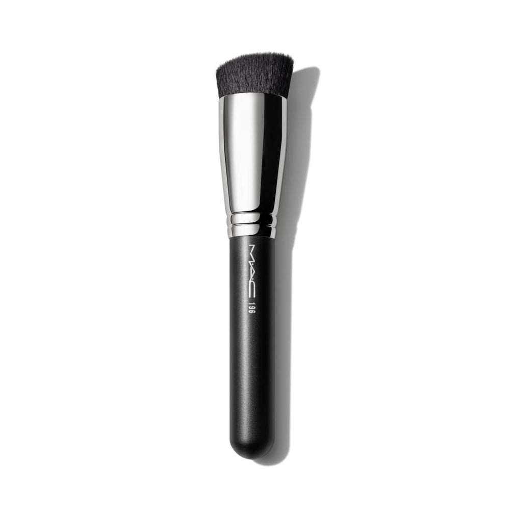 Pinceau MAC196 – pinceau foundation plat incline pour une application précise et uniforme.