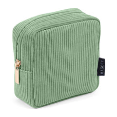 Trousse MAGEFY en velours cotele verte, compacte et élégante pour vos essentiels beauté.