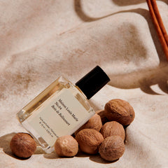 Maison Louis Marie No.04 Bois de Balincourt, santal et cèdre: notes boisées enveloppantes.