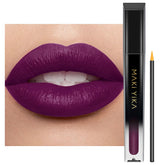 MAKI YIKA rouge à lèvres violet foncé sur lèvres, couleur intense et durable.