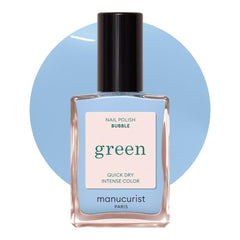 Manucurist Green Bubble vernis bleu pastel sur bouteille, aspect durable.