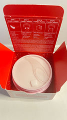 Application Mary Kay Hydrogel Eye Patches sur le contour des yeux