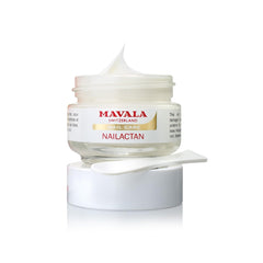 Nailactan: texture-crème-nourrissante pour une hydratation durable.