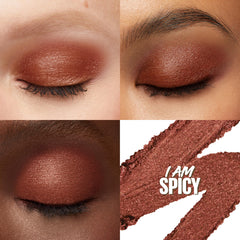 Application souple avec Color Tattoo Eye Stix pour un tracé précis et fluide.