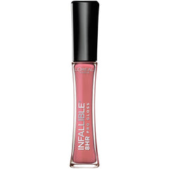 Maybelline Infallible Gloss – l’application centre-levres pour contour précis et brillance durable.