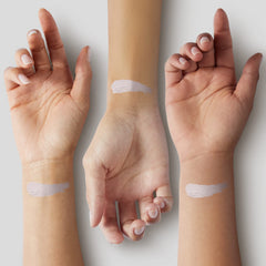 Maybelline Instant Age Rewind 4-en-1 Matte uniformise le teint avec une couvrance naturelle.