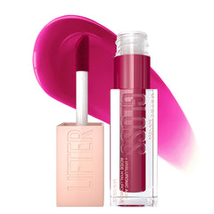 Maybelline Lifter Gloss hyaluronique sur les lèvres pour hydratation et volume subtil.