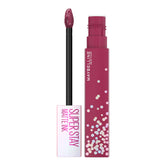MAYBELLINE Super Stay Matte Ink avec embout flèche pour une application précise.
