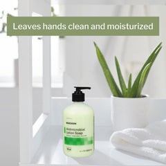McKesson Lotion mains Aloe, parfum herbacé discret après lavage.