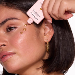 MCoBeauty Super Glow Bronzing Drops — goutte unique pour une application légère et lumineuse.