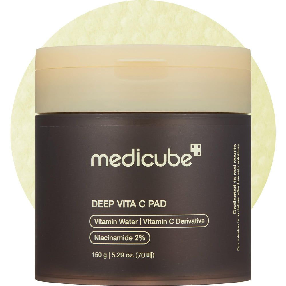medicube deep vita c – coton tonifiant relief visage pour exfolier en douceur et lisser la peau.