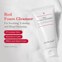 Medicube Nettoyant Mousse Rouge Mousse Riche : mousse généreuse nettoyante pour profondeur.