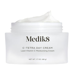 Medik8 C-Tetra Crème de jour : texture lumineuse pour hydratation légère.