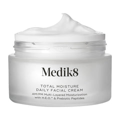 Medik8 Total Moisture creme visage: texture legere et hydratation durable pour la peau.