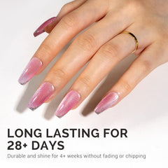 MelodySusie Jeweliver vernis gel application fluide grâce à la brosse auto-nivelante.