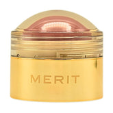 MERIT Flush Balm Archival, texture crème légère pour une teinte mauve naturelle sur joues et lèvres.