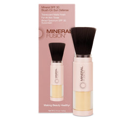 Mineral Fusion Poudre solaire en pinceau, protection légère et fini mat.