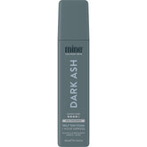 MINETAN auto-bronzant mousse: flacon sombre pour fini profond et naturel.
