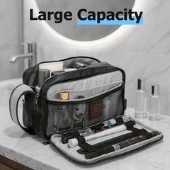 Trousse MIRASON en cuir imperméable avec fermetures métalliques faciles.